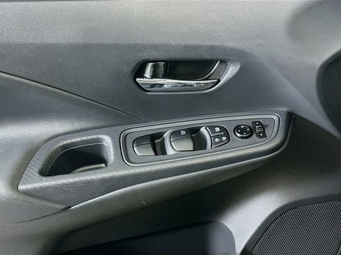Used 2025 Nissan Versa SV FWD image 15