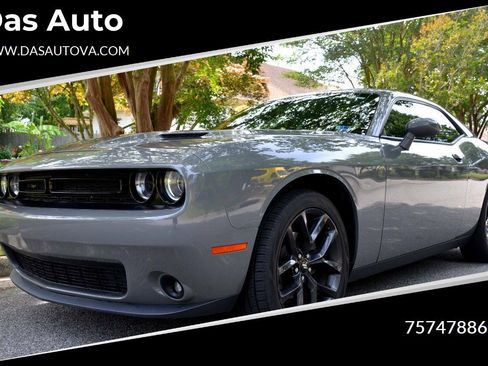 Used 2019 Dodge Challenger SXT w/ Blacktop Package RWD image 1