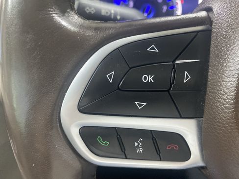 Used 2017 Chrysler Pacifica Touring-L Plus FWD image 28