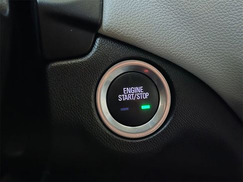 Used 2020 Chevrolet Equinox LT image 30