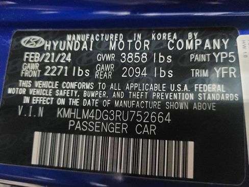 Used 2024 Hyundai Elantra SEL FWD image 33