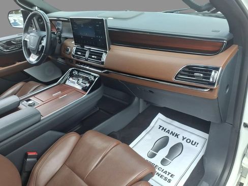 Used 2022 Lincoln Navigator Reserve AWD/4WD image 12