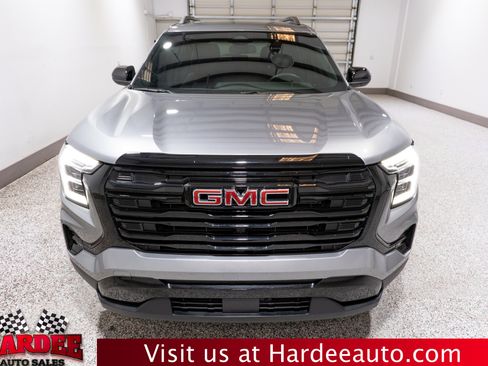 Used 2026 GMC Terrain Elevation w/ Elevation Premium Package FWD image 7