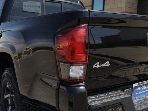 Used 2021 Toyota Tacoma SR AWD/4WD image 18
