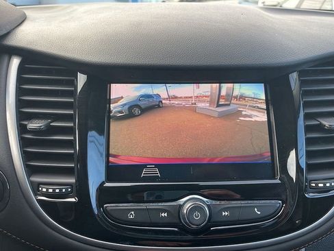 Used 2022 Chevrolet Trax LT w/ LT Convenience Package image 34