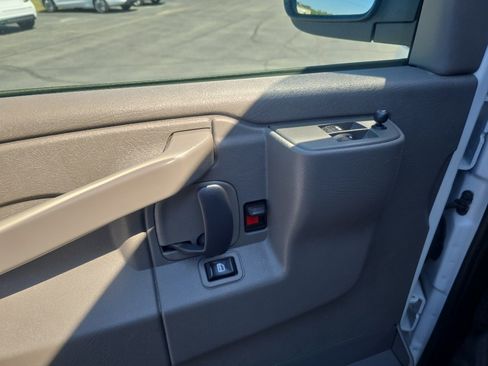 Used 2023 GMC Savana 3500 LS RWD image 18