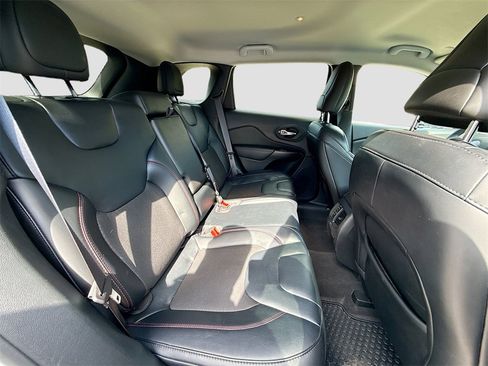 Used 2022 Jeep Cherokee Trailhawk w/ Trailer Tow Group image 28