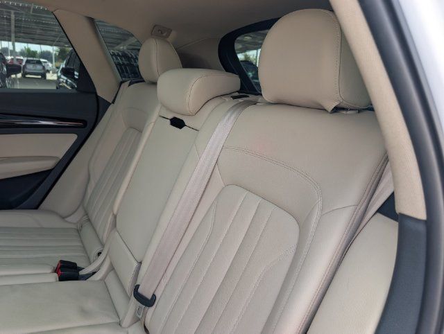 Used 2018 Audi Q5 2.0T Premium Plus w/ Premium Plus Package AWD/4WD image 29