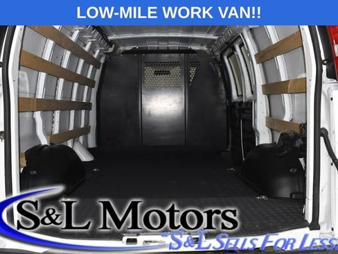 Used 2024 GMC Savana 2500 w/ Driver Convenience Package image 11