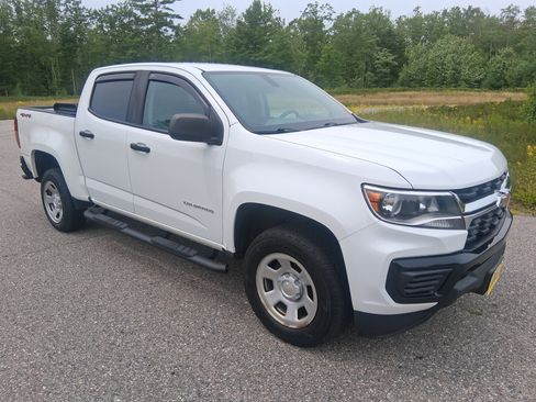 Used 2021 Chevrolet Colorado W/T w/ WT Convenience Package AWD/4WD image 3