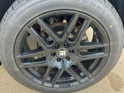 Used 2020 GMC Acadia AT4 w/ GMC Pro Grade Package AWD/4WD image 29