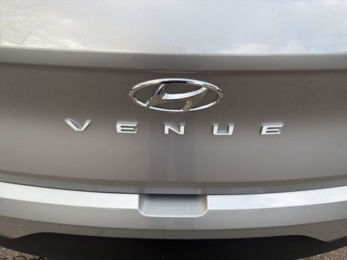 New 2026 Hyundai Venue SE image 10