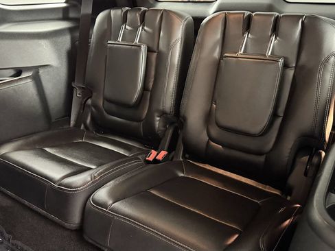 Used 2018 Ford Explorer Limited FWD image 30