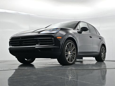 Certified 2023 Porsche Cayenne S Platinum AWD/4WD image 27