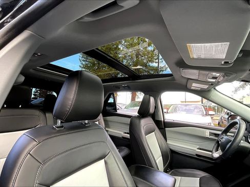 Used 2023 Ford Explorer XLT w/ Equipment Group 202A image 25