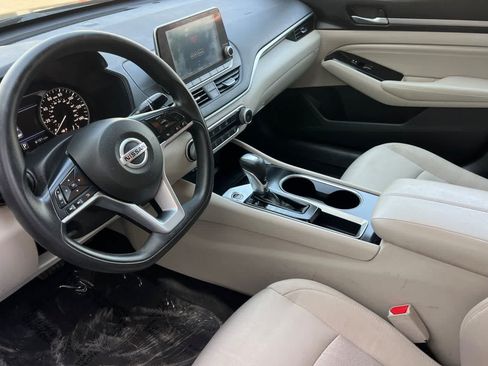 Used 2021 Nissan Altima 2.5 SV FWD image 12