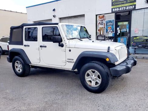 Used 2010 Jeep Wrangler Unlimited Sport w/ Trailer Tow Group AWD/4WD image 9