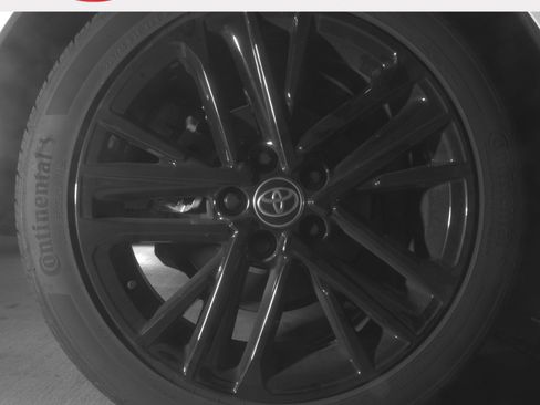 Used 2025 Toyota Camry SE image 15