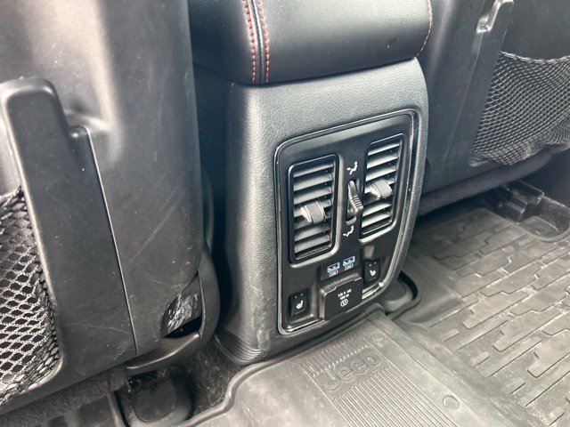 Used 2020 Jeep Grand Cherokee Trailhawk AWD/4WD image 14