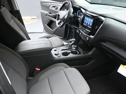 Used 2021 Chevrolet Traverse LT FWD image 48