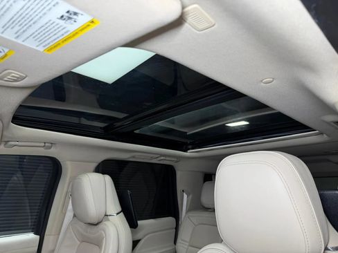 Used 2019 Lincoln Navigator L Reserve AWD/4WD image 35
