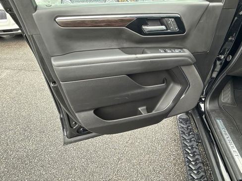 Certified 2025 Chevrolet Tahoe Z71 image 10