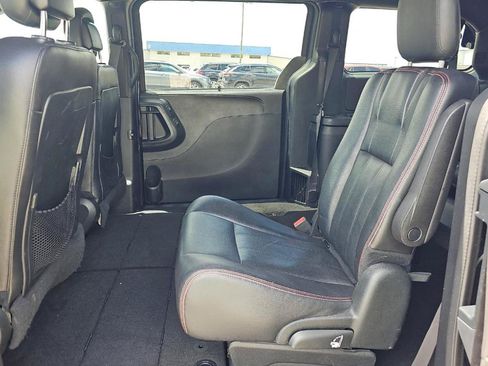 Used 2018 Dodge Grand Caravan GT FWD image 15