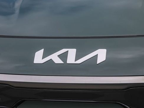 New 2026 Kia Niro Wind FWD image 14