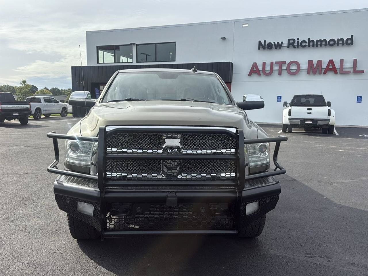 Used 2014 RAM 3500 Laramie Longhorn w/ Convenience Group AWD/4WD image 8