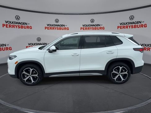 Used 2025 Volkswagen Tiguan SE AWD/4WD image 5