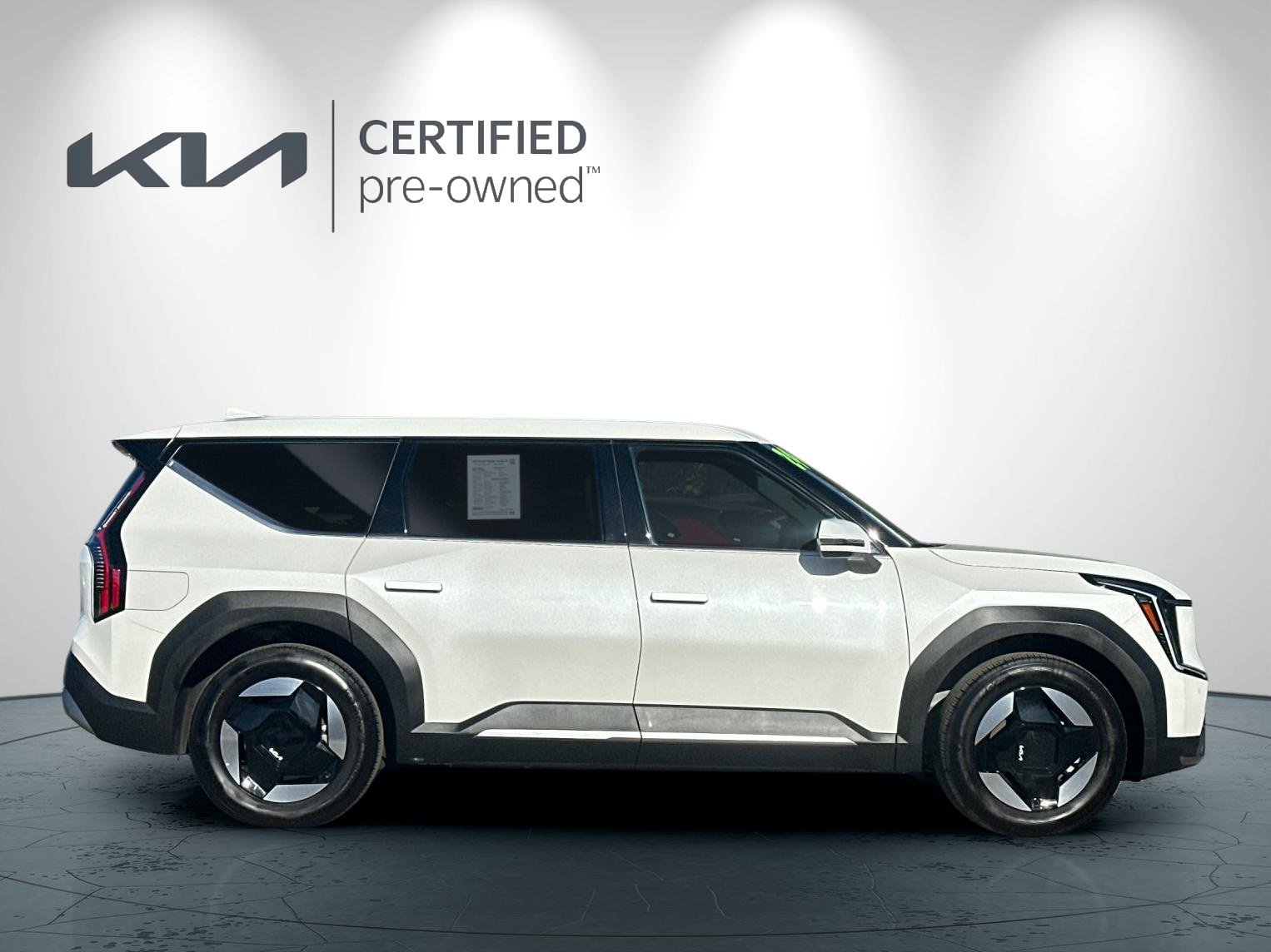 Certified 2024 Kia EV9 Light Long Range RWD image 3