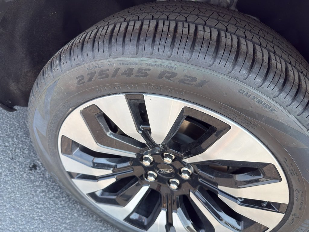 Used 2026 Ford Explorer Platinum w/ LUX Leather Package AWD/4WD image 13