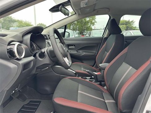 New 2025 Nissan Versa SR w/ Trunk Package image 16