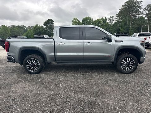 Used 2024 GMC Sierra 1500 AT4 w/ Technology Package AWD/4WD image 5