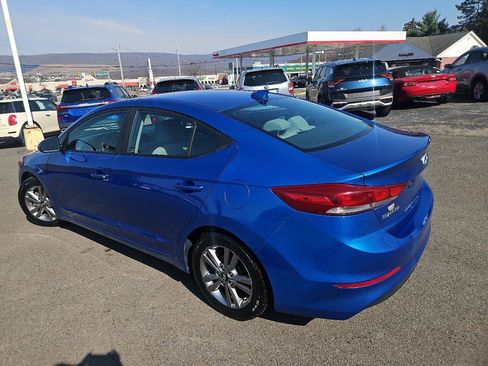 Used 2017 Hyundai Elantra SE image 5