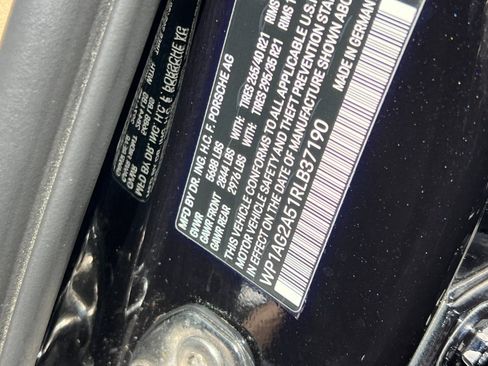 Certified 2024 Porsche Macan S AWD/4WD image 29