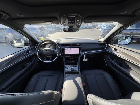 New 2026 Jeep Grand Cherokee Limited w/ Limited Altitude Package image 25