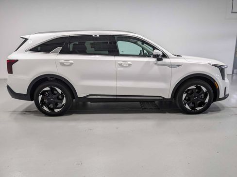 Certified 2025 Kia Sorento EX AWD/4WD image 7
