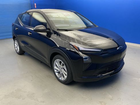 New 2027 Chevrolet Bolt LT w/ Comfort Package FWD image 2