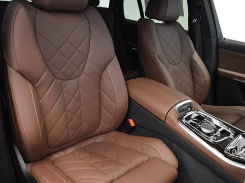 New 2026 BMW X5 xDrive40i w/ M Sport Package AWD/4WD image 6
