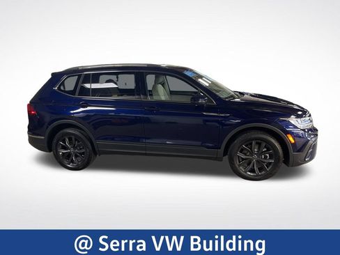 Certified 2024 Volkswagen Tiguan SE w/ Panoramic Sunroof Package AWD/4WD image 6