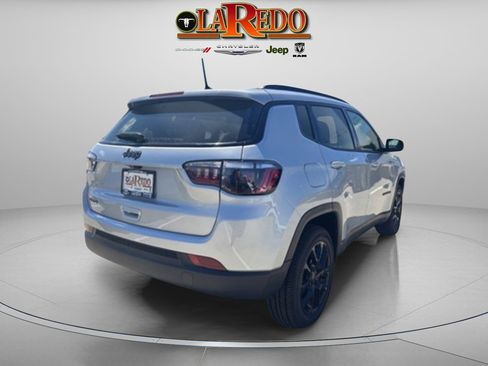 New 2026 Jeep Compass Latitude image 7
