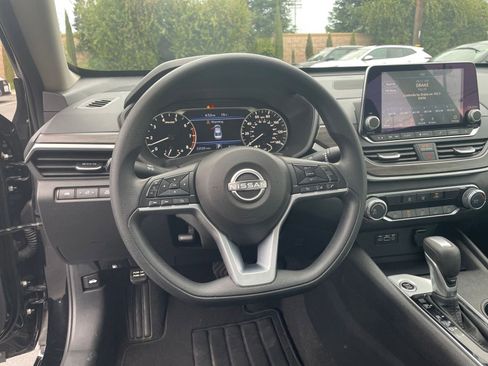 Used 2025 Nissan Altima 2.5 SV image 29