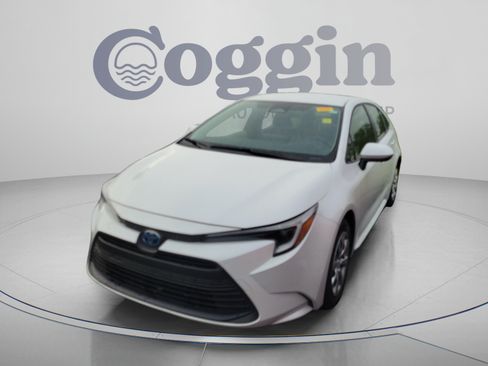 Used 2024 Toyota Corolla LE FWD image 1