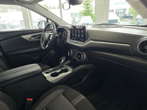 Used 2025 Chevrolet Blazer LT AWD/4WD image 45