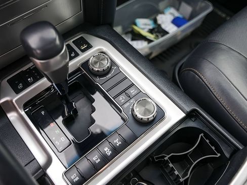 Used 2020 Toyota Land Cruiser Heritage Edition AWD/4WD image 27