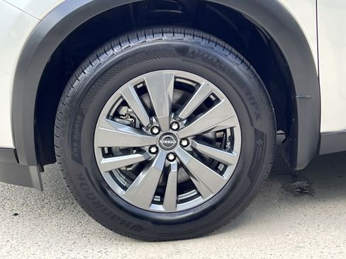 Used 2024 Nissan Pathfinder S AWD/4WD image 17
