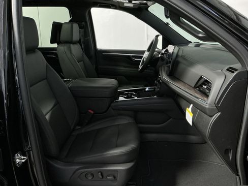 New 2026 Chevrolet Suburban Z71 w/ Z71 Off-Road Package AWD/4WD image 28