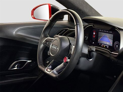 Used 2017 Audi R8 V10 w/ Carbon Exterior Package image 27