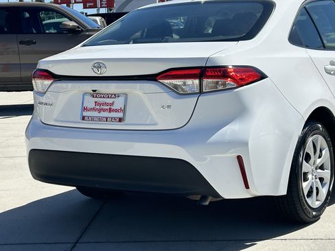 Certified 2025 Toyota Corolla LE FWD image 3